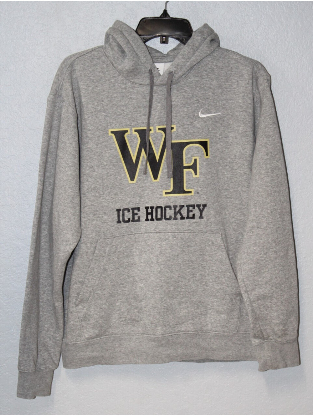 Nike Wake Forest Ice Hockey TEAM ISSUED Men’s MEDIUM Pullover Hoodie Sweatshirt